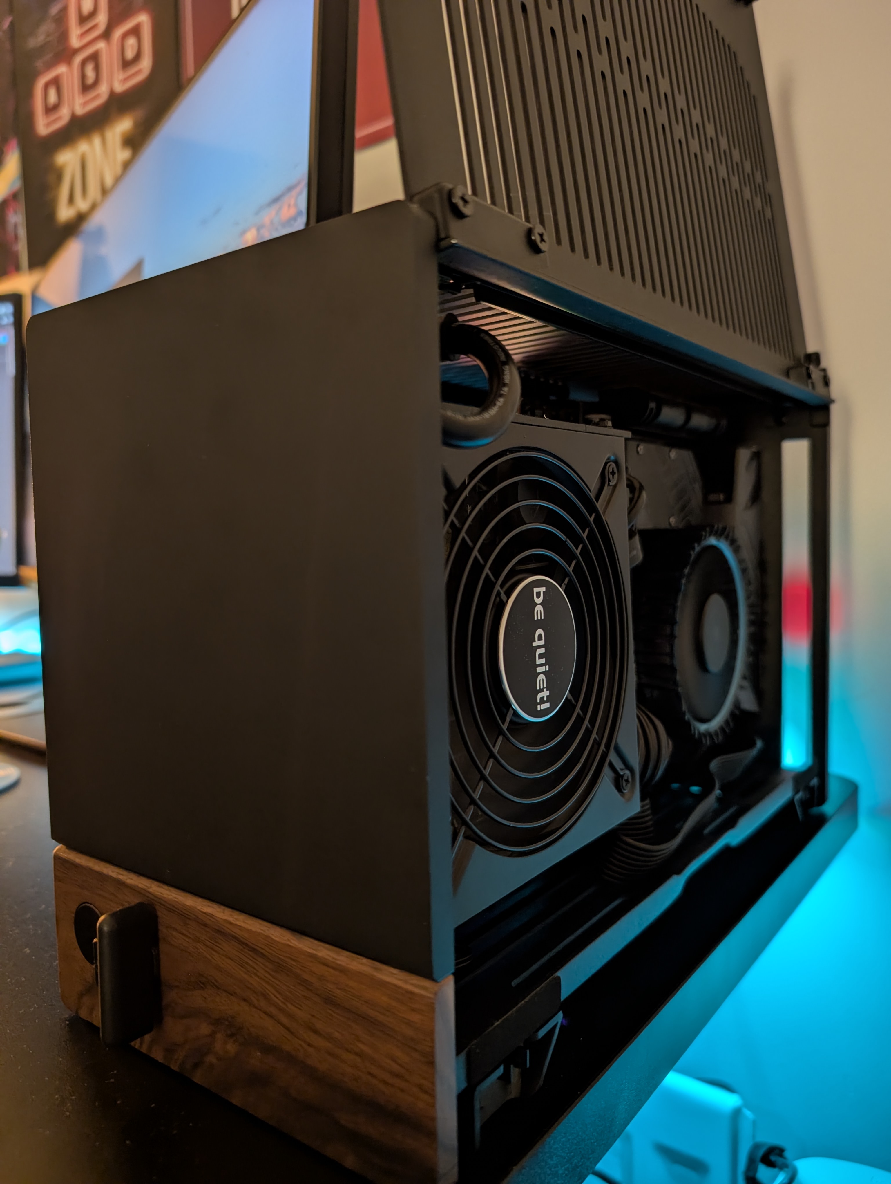 Fractal Design Terra desk PC